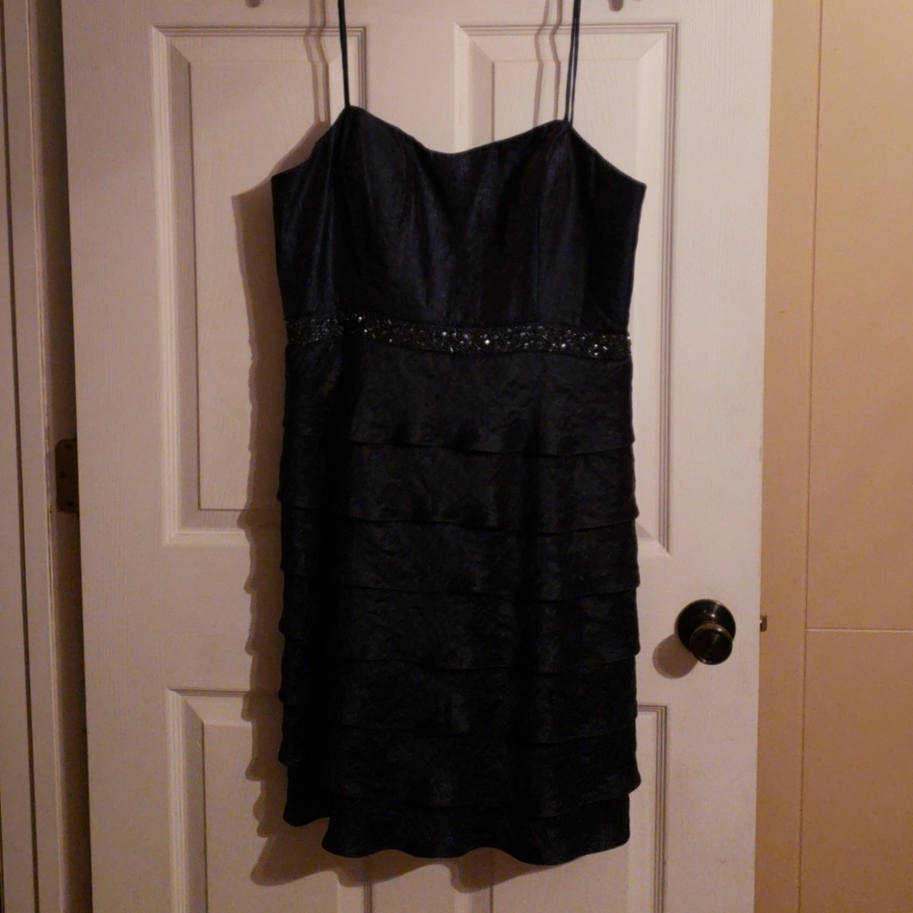 Dress - Picture 2 of 5